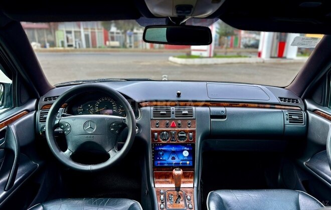 Mercedes E 240 2001, 259,000 km - 2.4 l - Masallı