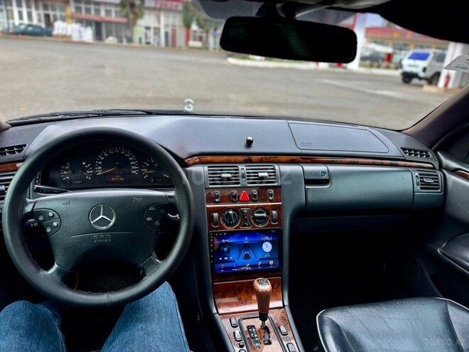 Mercedes E 240 2001, 259,000 km - 2.4 l - Masallı