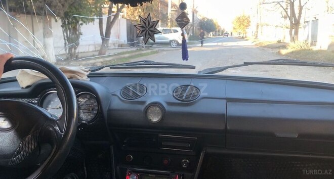 LADA (VAZ) 2106 1977, 250,000 km - 1.6 l - Salyan
