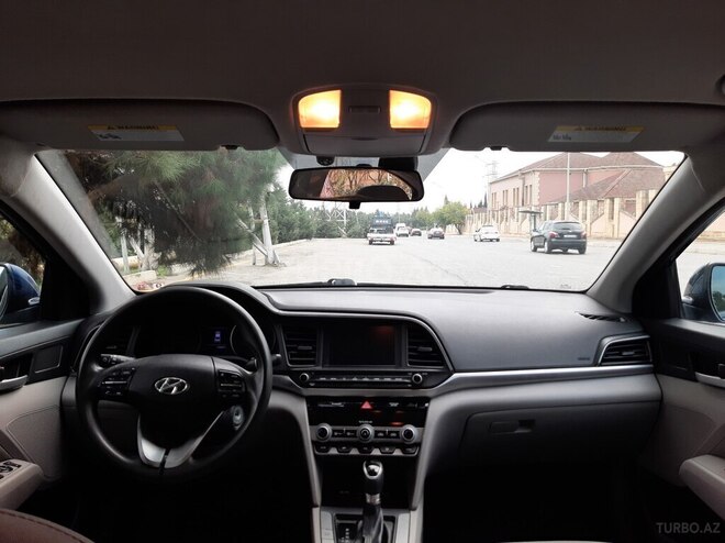 Hyundai Elantra 2019, 134,400 km - 2.0 l - Bakı