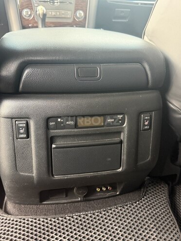Nissan Patrol 2010, 239,000 km - 5.6 л - Bakı
