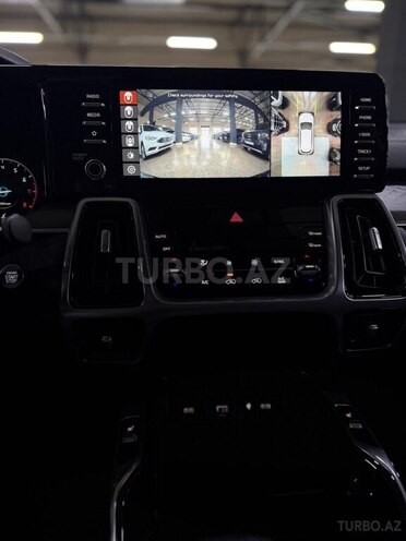 Kia Sorento 2023, 22,800 km - 2.5 л - Sumqayıt
