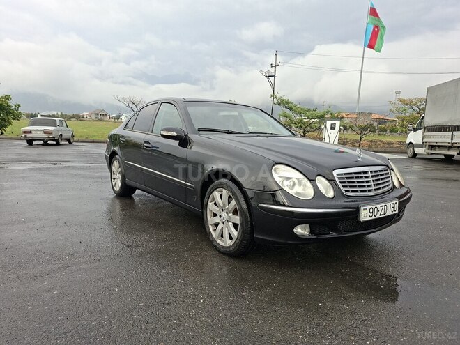 Mercedes E 270 2003, 353,000 km - 2.7 л - Qax