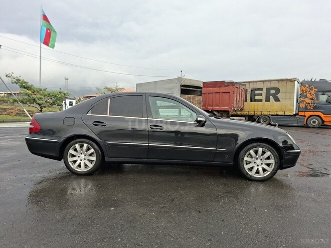 Mercedes E 270 2003, 353,000 km - 2.7 л - Qax