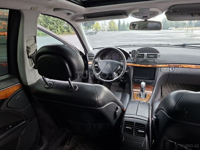 Mercedes E 270 2003, 353,000 km - 2.7 л - Qax