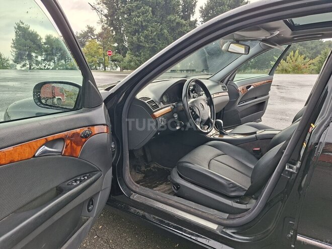 Mercedes E 270 2003, 353,000 km - 2.7 л - Qax