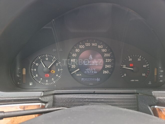 Mercedes E 270 2003, 353,000 km - 2.7 л - Qax