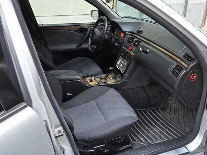 Mercedes E 270 2000, 450,000 km - 2.7 л - Bakı