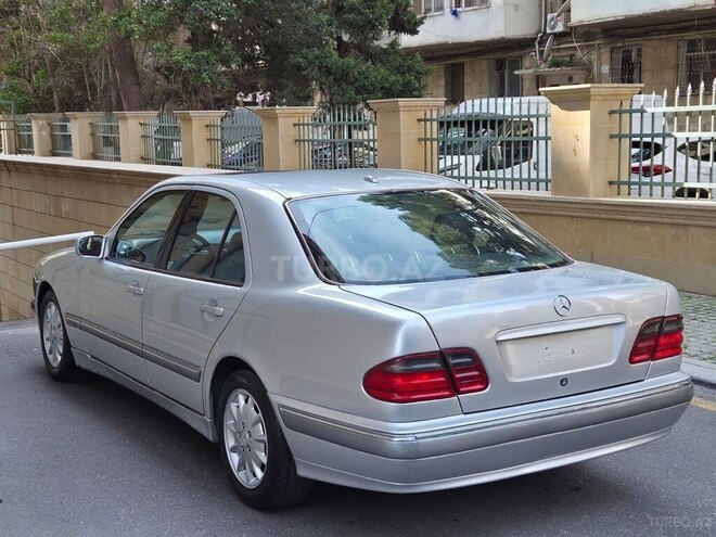 Mercedes E 240 2000, 350,000 km - 2.4 l - Bakı