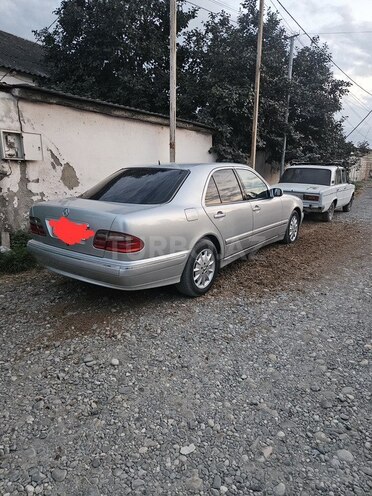 Mercedes E 240 2000, 422,000 km - 2.4 l - Xaçmaz