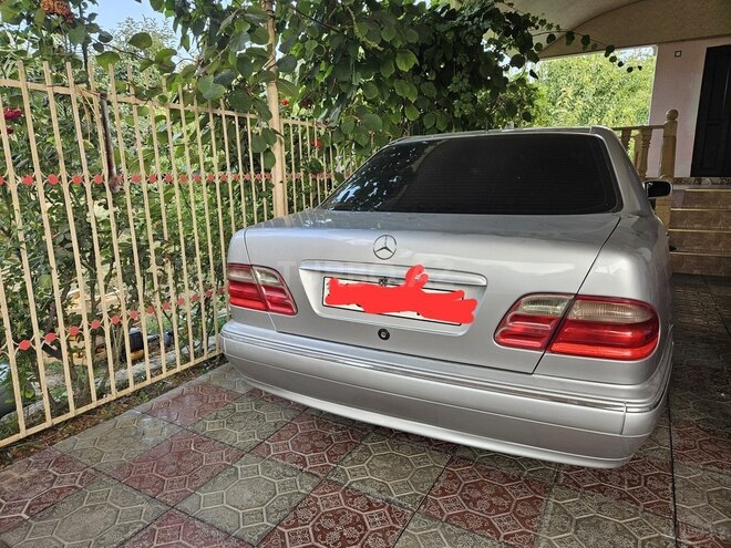 Mercedes E 240 2000, 422,000 km - 2.4 l - Xaçmaz