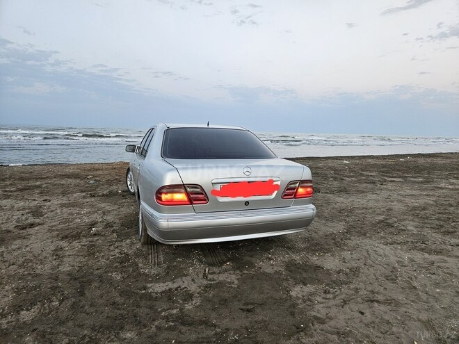 Mercedes E 240 2000, 422,000 km - 2.4 l - Xaçmaz