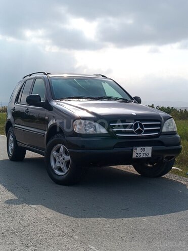 Mercedes ML 320 2000, 332,000 km - 3.2 l - Sumqayıt