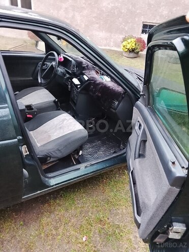 LADA (VAZ) 2112 2003, 150,000 km - 1.5 л - Qusar