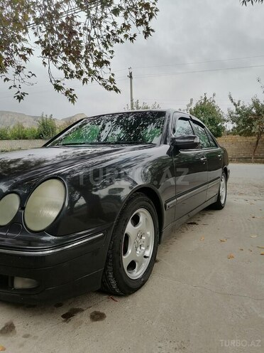 Mercedes E 240 2000, 384,188 km - 2.6 l - Göyçay