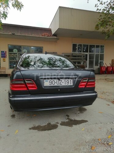 Mercedes E 240 2000, 384,188 km - 2.6 l - Göyçay