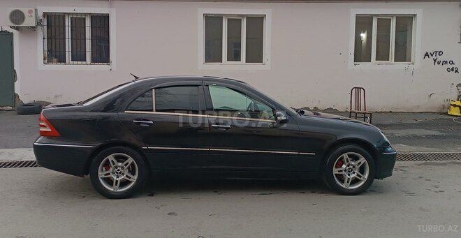 Mercedes C 240 2003, 480,000 km - 2.6 l - Zaqatala
