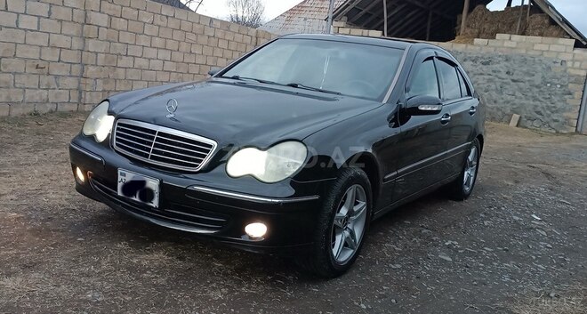 Mercedes C 240 2003, 480,000 km - 2.6 l - Zaqatala