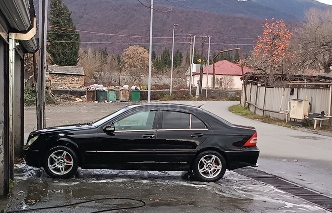 Mercedes C 240 2003, 480,000 km - 2.6 l - Zaqatala