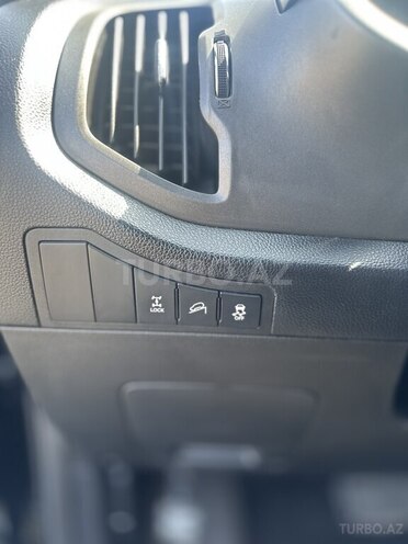 Kia Sportage 2010, 175,000 km - 2.0 l - Bakı