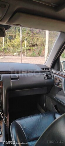 Mercedes E 240 2000, 353,000 km - 2.4 l - Bərdə