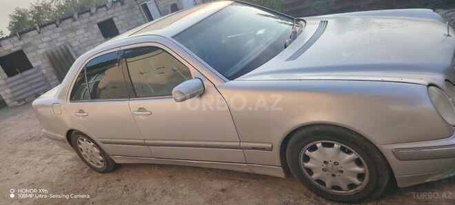 Mercedes E 240 2000, 353,000 km - 2.4 l - Bərdə