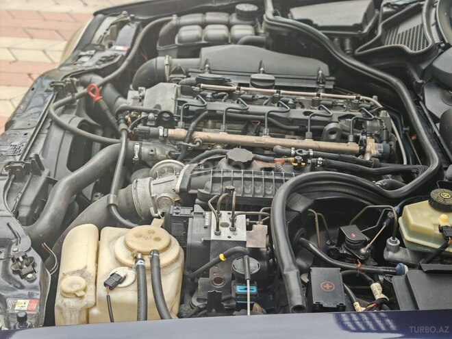 Mercedes E 270 2000, 425,000 km - 2.7 л - Bərdə