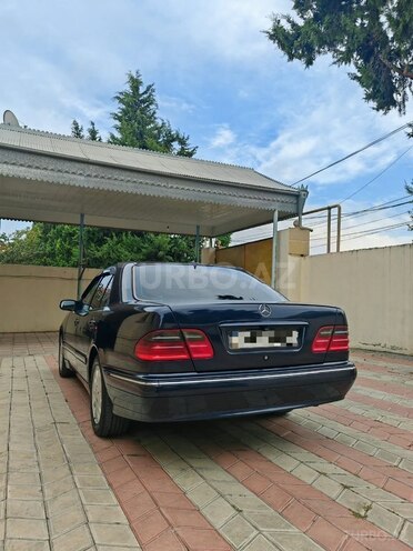 Mercedes E 270 2000, 425,000 km - 2.7 л - Bərdə