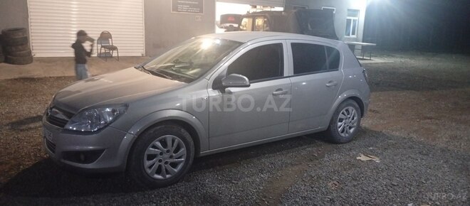 Opel Astra 2009, 244,189 km - 1.4 l - Füzuli
