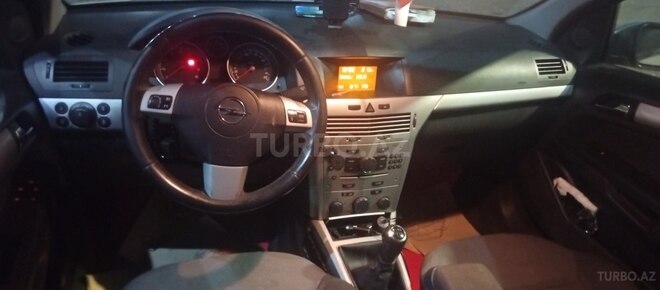 Opel Astra 2009, 244,189 km - 1.4 l - Füzuli