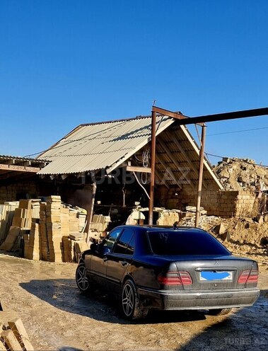 Mercedes E 270 2001, 350,000 km - 2.7 l - Bakı
