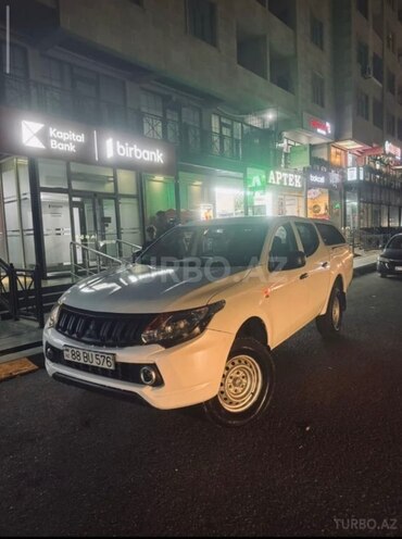 Mitsubishi L200 2019, 399,000 km - 2.5 л - Bakı
