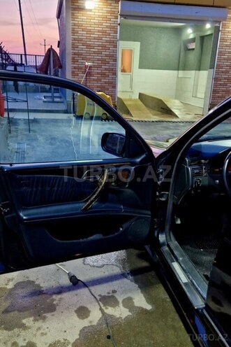 Mercedes E 270 2001, 350,000 km - 2.7 l - Bakı