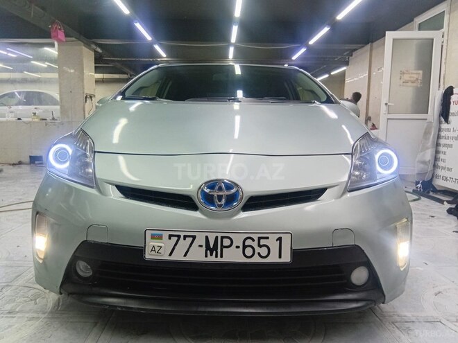 Toyota Prius 2015, 320,000 km - 1.8 л - Bakı
