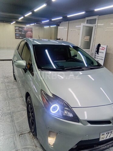 Toyota Prius 2015, 320,000 km - 1.8 л - Bakı