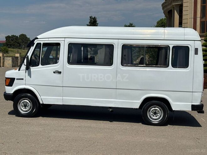 Mercedes 208 D 1993, 223,361 km - 2.3 l - Tovuz