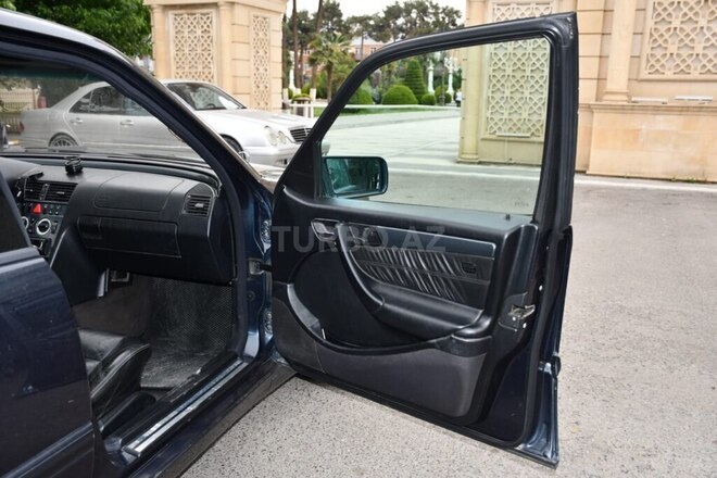 Mercedes C 280 1997, 133,200 km - 2.8 l - Ağcabədi