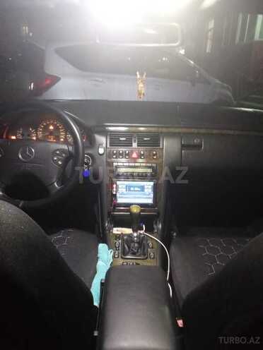 Mercedes E 240 2000, 350,000 km - 2.4 l - Bakı