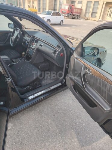 Mercedes E 240 2000, 350,000 km - 2.4 l - Bakı