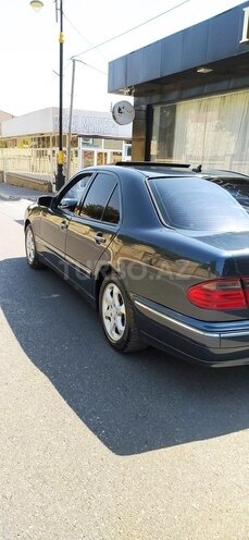 Mercedes E 280 1999, 300,000 km - 2.8 l - Qobustan
