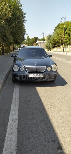 Mercedes E 280 1999, 300,000 km - 2.8 l - Qobustan