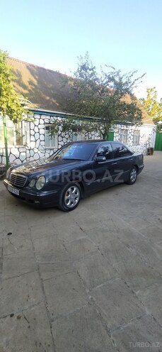 Mercedes E 280 1999, 300,000 km - 2.8 l - Qobustan