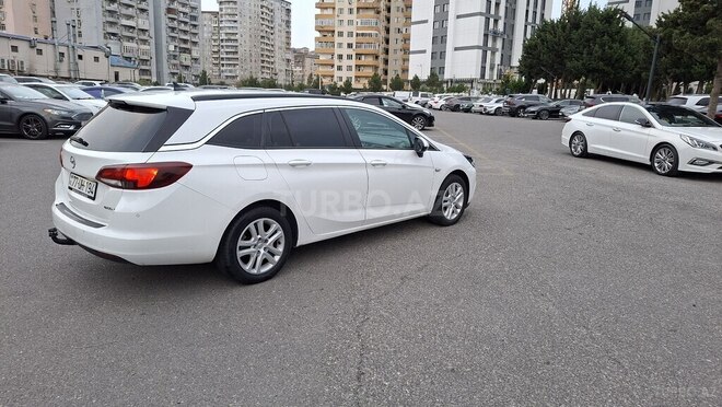 Opel Astra 2016, 240,000 km - 1.6 l - Bakı