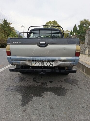 Mitsubishi L200 2004, 408,000 km - 2.5 l - Qax