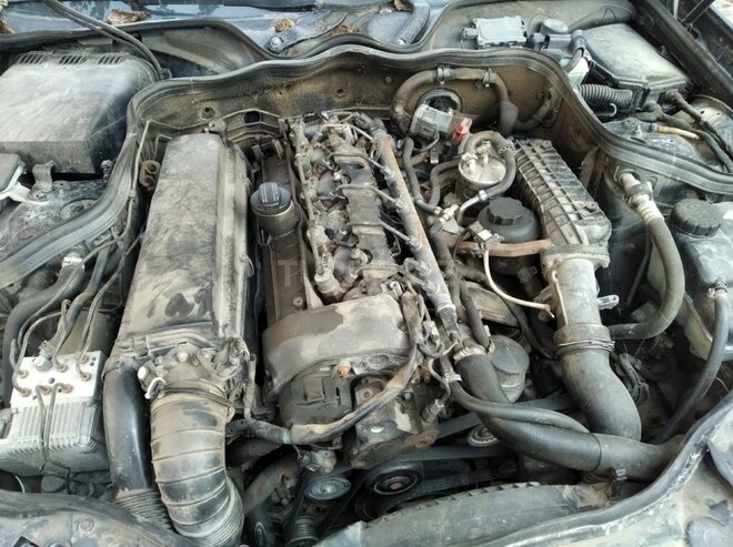 Mercedes E 270 2003, 342,000 km - 2.7 l - İmişli