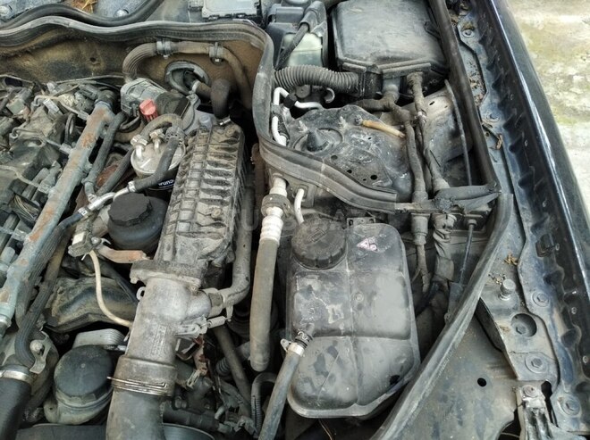 Mercedes E 270 2003, 342,000 km - 2.7 l - İmişli