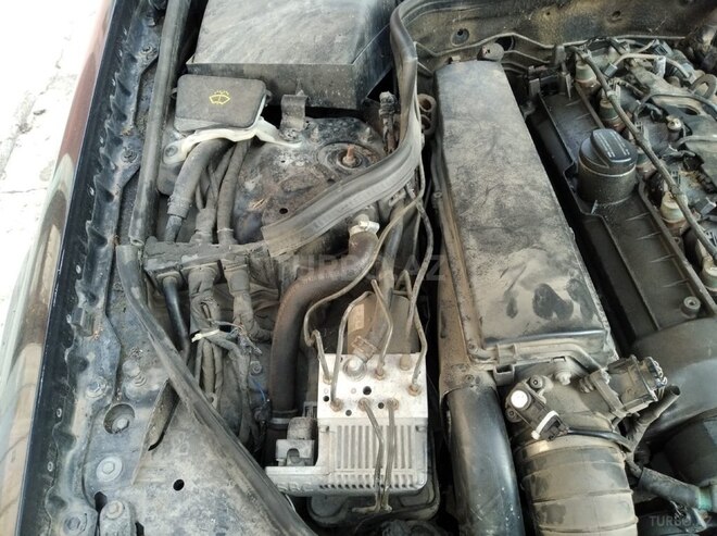 Mercedes E 270 2003, 342,000 km - 2.7 l - İmişli