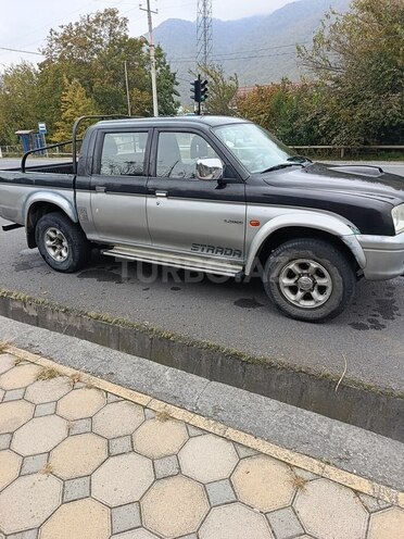 Mitsubishi L200 2004, 408,000 km - 2.5 l - Qax