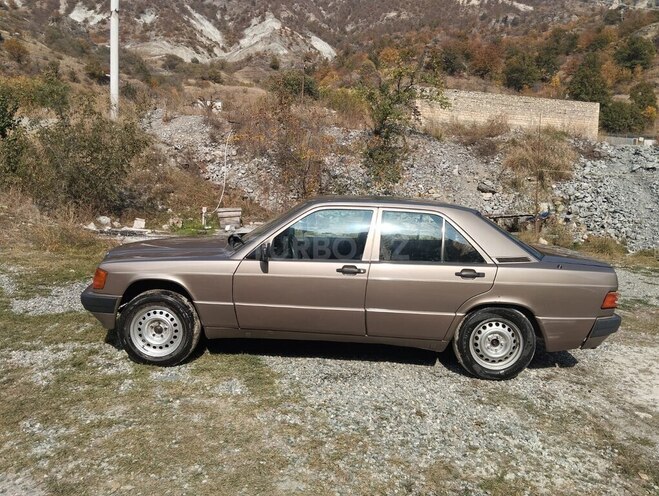Mercedes 190 1990, 300,000 km - 2.0 l - Goranboy