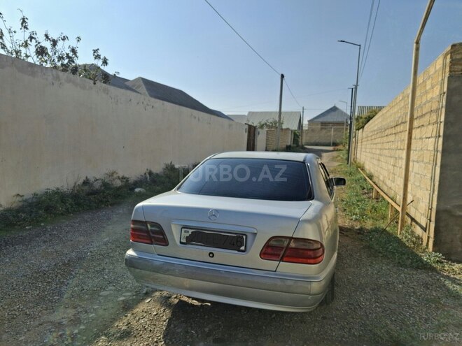 Mercedes E 220 2001, 367,000 km - 2.2 l - Gəncə